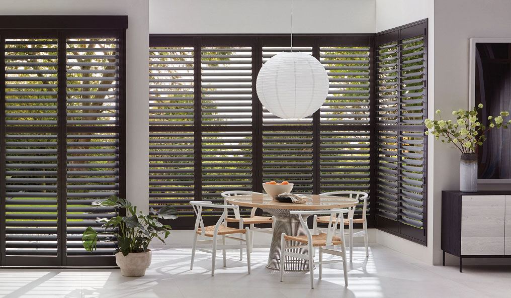 Hunter Douglas Heritance Hardwood Shutters