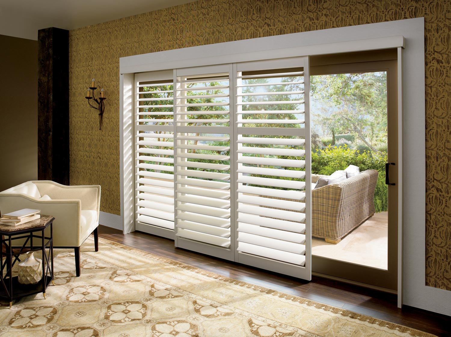 Hunter Douglas PalmBeach Polysatin Shutters